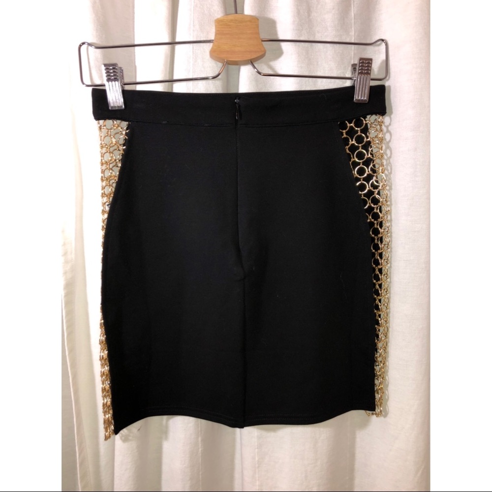 H:ours Mini Skirt 🖤 - Picture 4 of 4